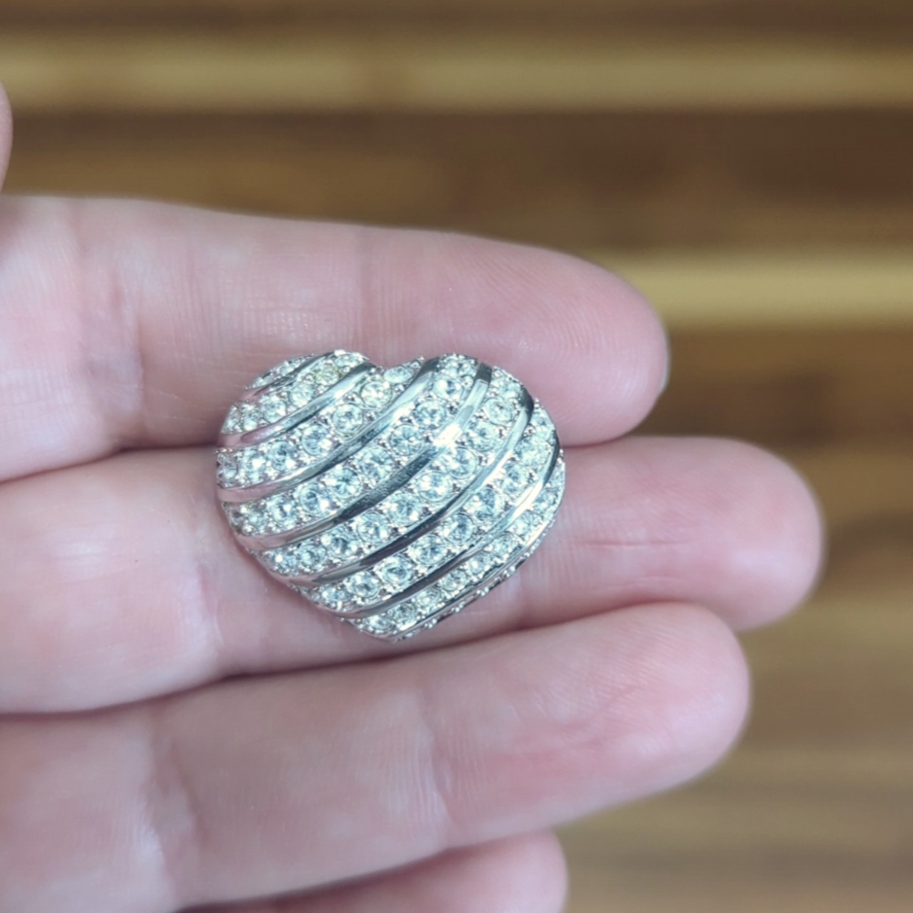 Swarovski Vonelle pave rhinestone heart brooch pin vintage